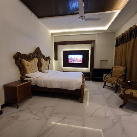 Palm Tree Hotel Lahore Buitenkant foto