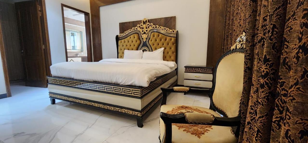 Palm Tree Hotel Lahore Buitenkant foto